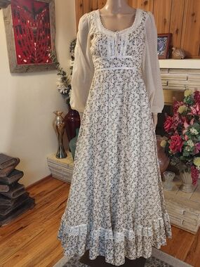 Vintage 1970s Gunne Sax Floral Corset Maxi Dress